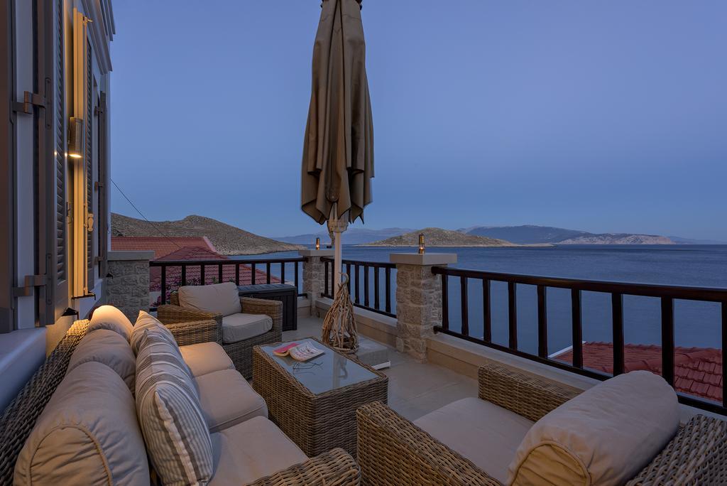 Villa Admiral'S House à Chalki Town Extérieur photo
